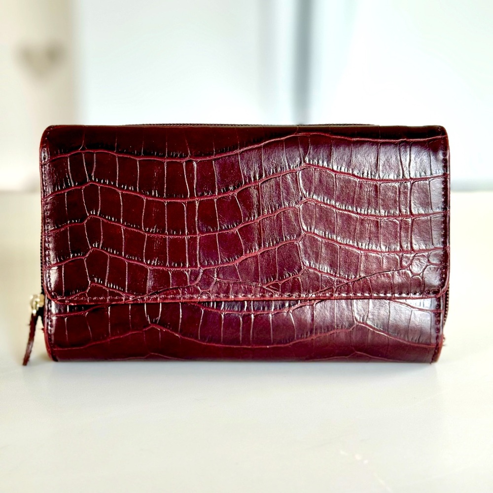 Hato Hasi Faux Crocodile-Embossed Wallet
